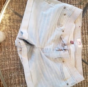 Lie soft jean shorts